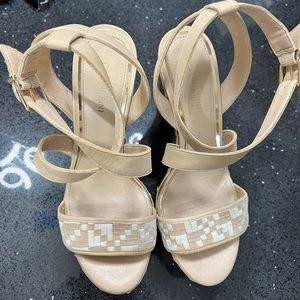 Gianni Bini platform heels